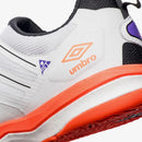 Chuteira Umbro Futsal Pro 5 Stable Branco/Coral/Preto